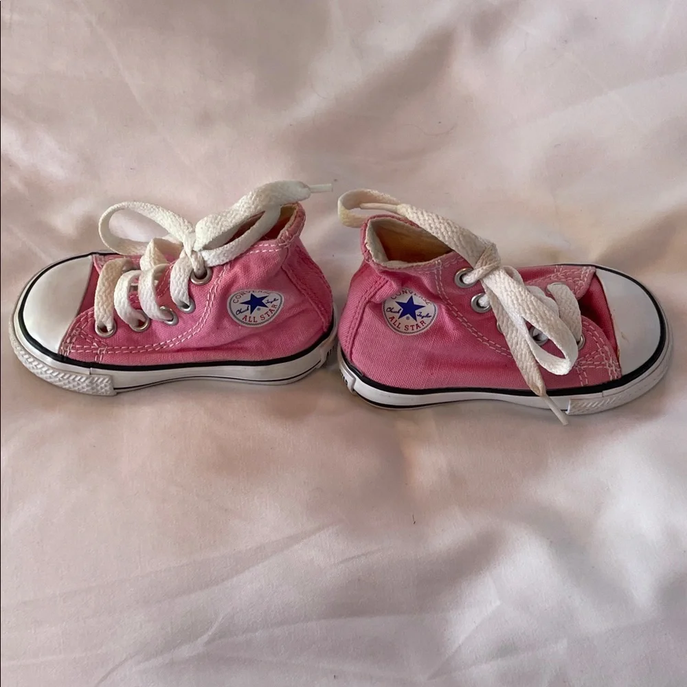 Converse Kids Pink High-Tops